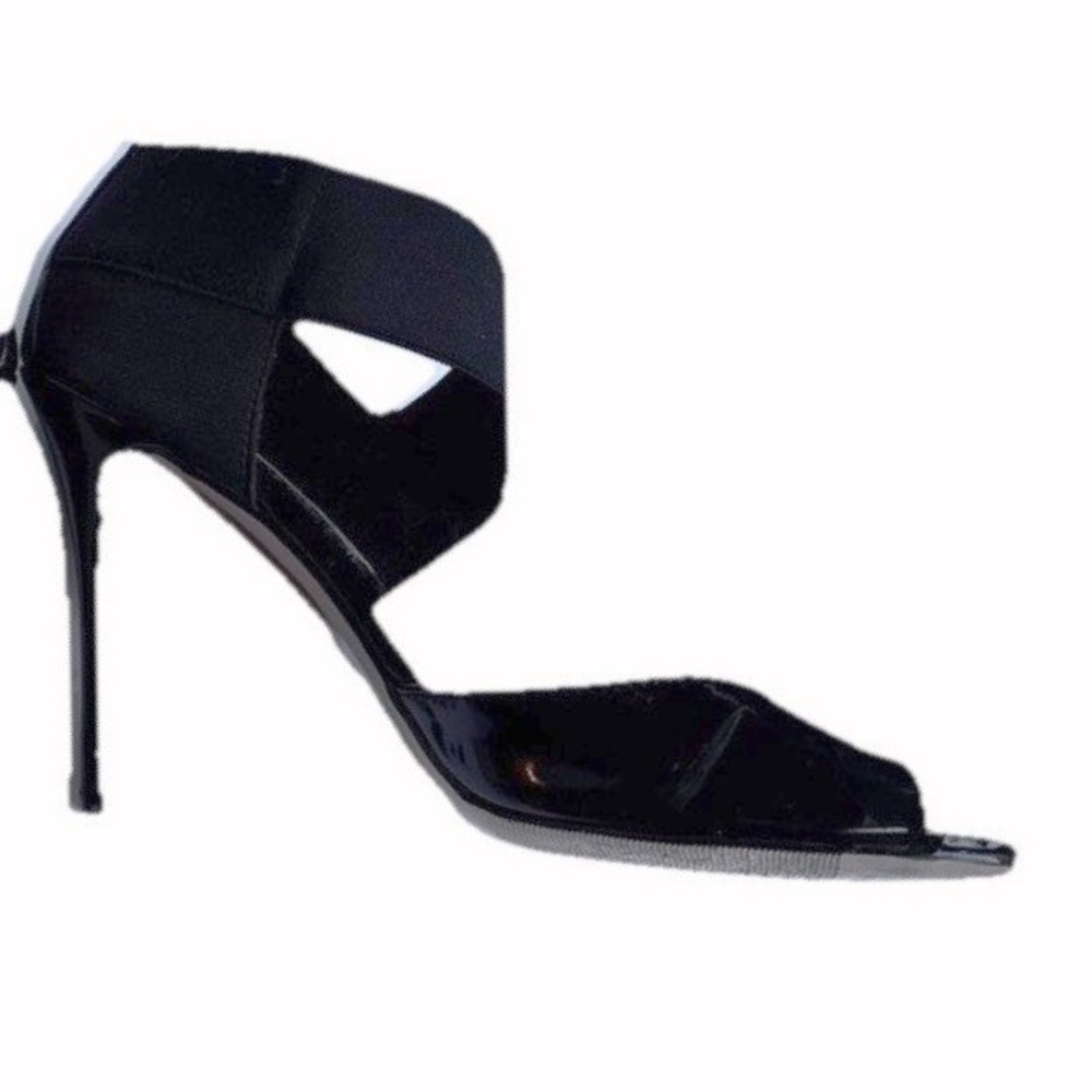 Madden Girl Black Patent leather Ladies Peep Toe Heels Quiet Luxury Chic Sz 9.5